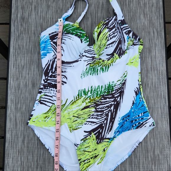 Calvin Klein size 12 women's swimsuit - Picture 7 of 7